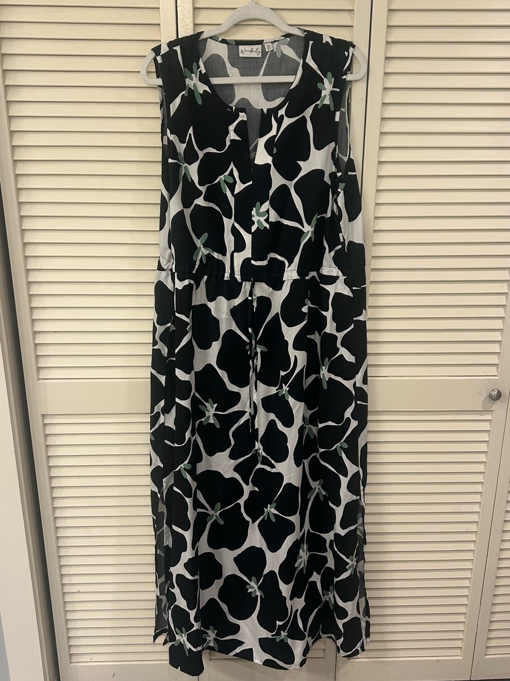 Wonderly Black & White Floral Drawstring Maxi Dress